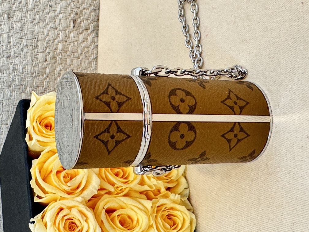 100% Original Louis Vuitton Lipstick case Monogram Reverse Secondhand